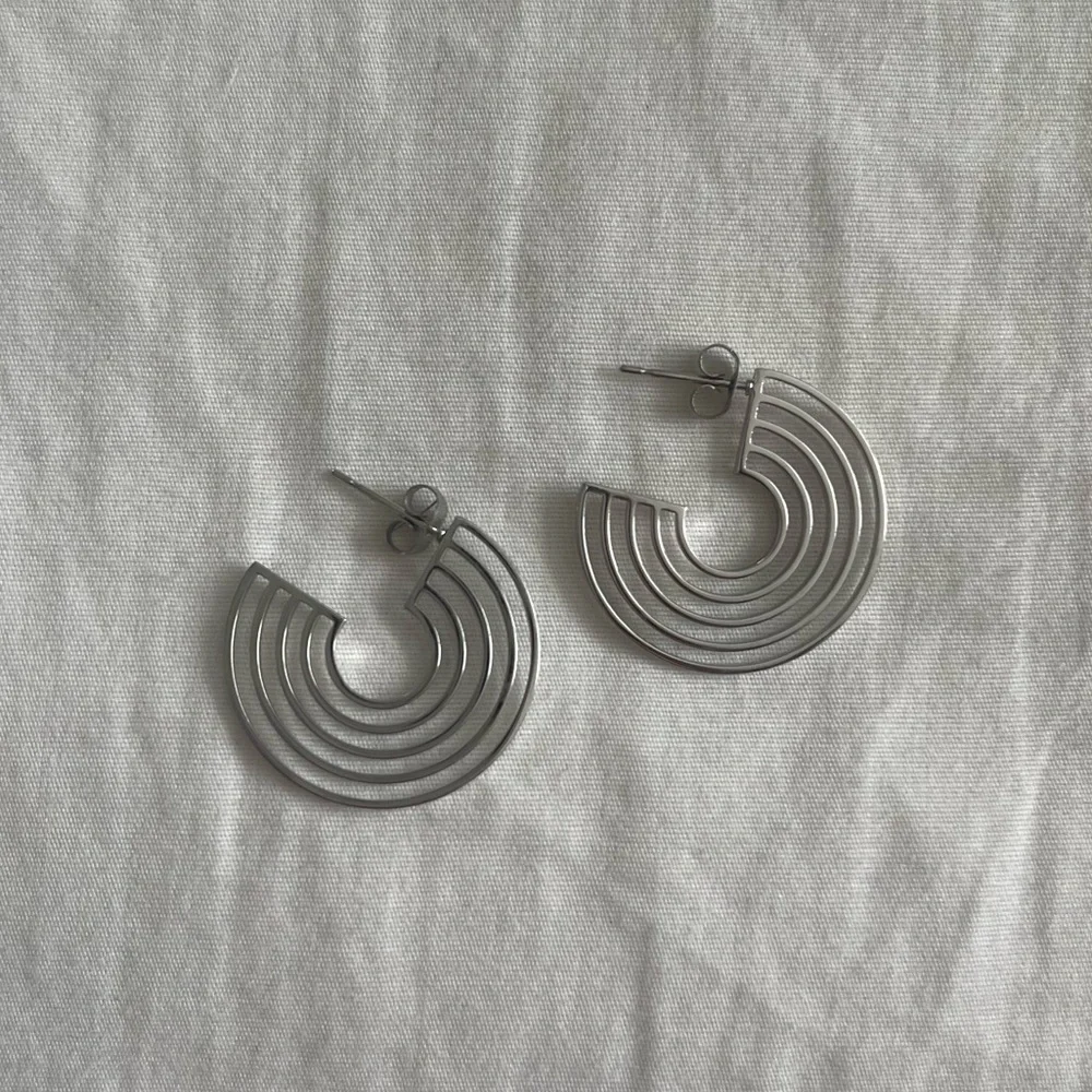 Silver Retro Hoops - Picture 1 of 1